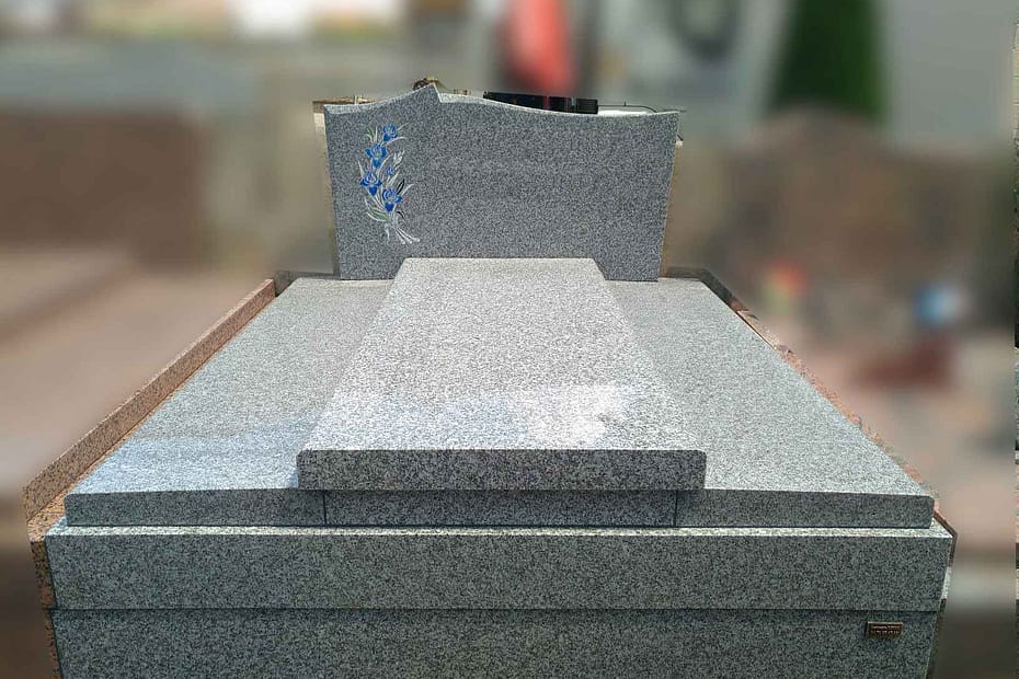 Monument double en Granit ST-SALVY avec motif pâte de verre